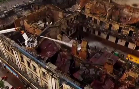 Як виглядає будівля колишнього Центрального гастроному на Хрещатику після пожежі (ВІДЕО)