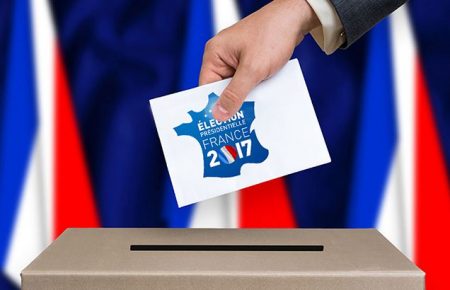 За попередніми даними партія Макрона перемогла на виборах у Франції