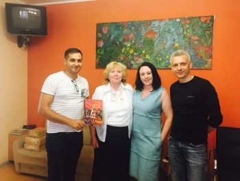 В Ужгороді видали книгу про традиції ромів Закарпаття В Ужгороді видали книгу про традиції ромів Закарпаття