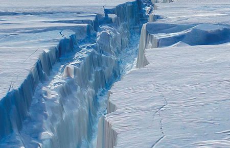 Від Антарктиди може відколотися величезний шмат айсбергу (ВІДЕО)