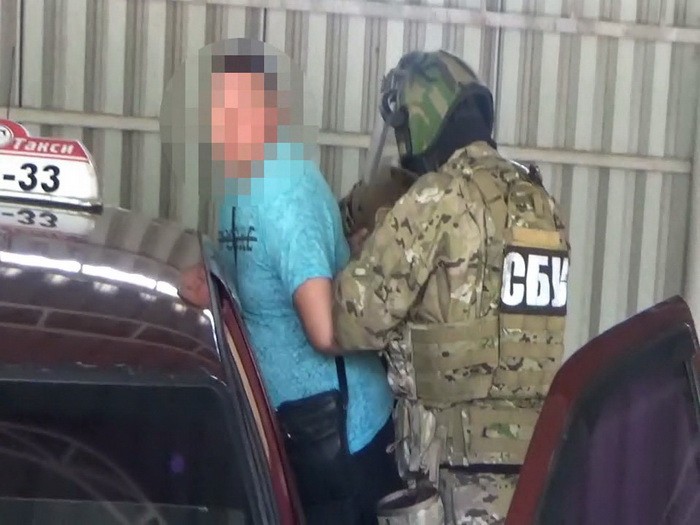 На Донбасі СБУ викрила завербованих Росією інформаторів (ВІДЕО)