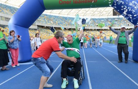 Українець на інвалідному візку встановив світовий рекорд з триатлону