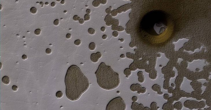 NASA опублікувало фотографії дивних ям на Марсі (ФОТО) NASA опублікувало фотографії дивних ям на Марсі (ФОТО)
