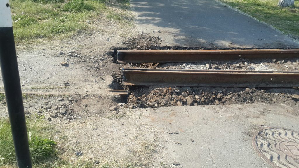 В Луганську демонтують трамвайні колії? (ФОТО)