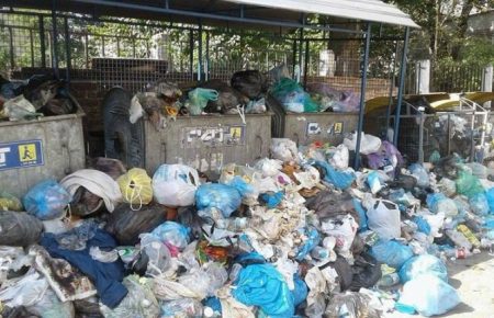 У Львові припинив роботу перевізник сміття, що обслуговував третину міста