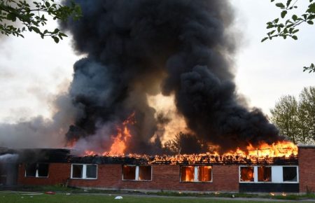 У Швеції згоріло дві третини табіру для біженців