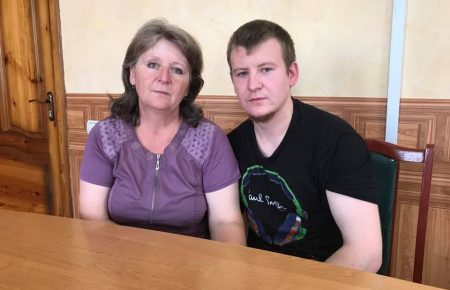 СБУ закликає маму Агєєва звернутися до Путіна щодо звільнення українських заручників