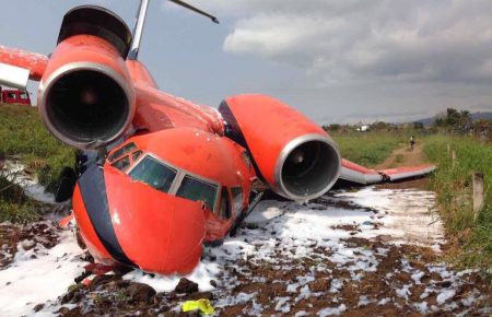 У Центральній Африці розбився вантажний літак української авіакомпанії CAVOK Air (ФОТО)