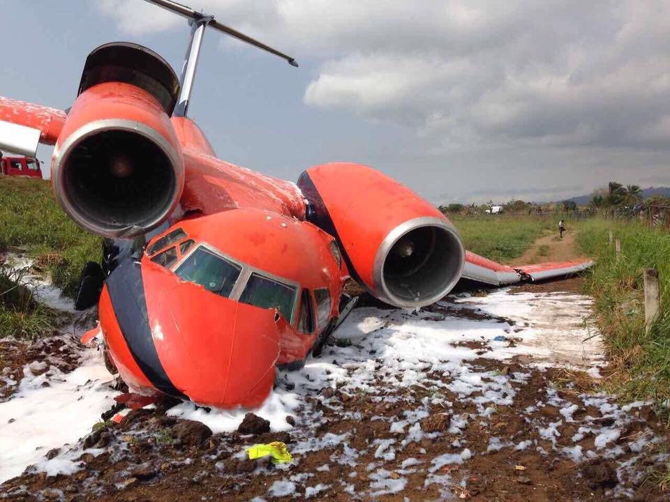 У Центральній Африці розбився вантажний літак української авіакомпанії CAVOK Air (ФОТО)