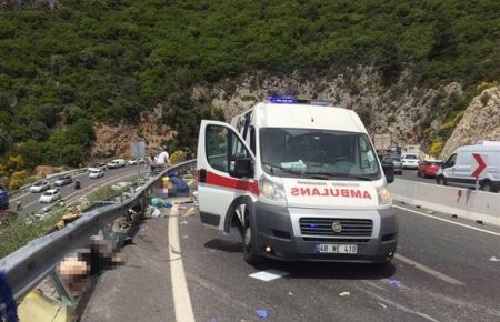 Туристичний автобус потрапив у ДТП у Турції: 26 постраждалих