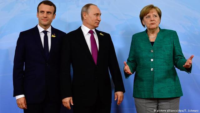 Меркель до зустрічі з Макроном і Путіним дзвонила в Україну