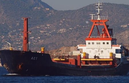 Грецька берегова охорона обстріляла корабель Туреччини