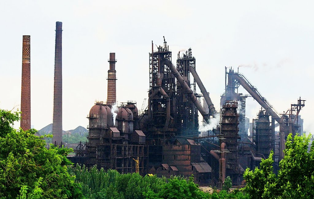 В Єнакієво усіх працівників металургійного заводу відправили у відпустку — розвідка