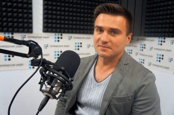 «Огромная ошибка украинцев — относиться к политике, как к шоу», — социолог