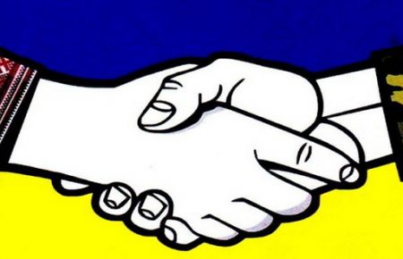 Почему волонтеров выселяют из Киевской ОГА? Комментарии сторон
