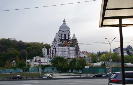 Хто захопив церкву в центрі Києва?