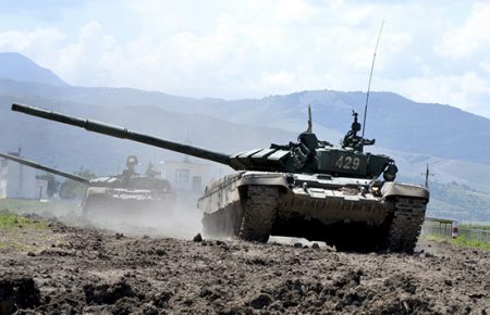 Росія провела в окупованому Криму танкові стрільби
