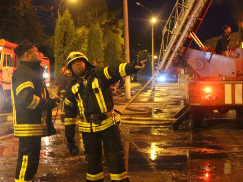 У США через вибух сталася маштабна пожежа, постраждали 11 рятувальників