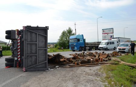 ДТП у Львові: одна людина загинула, двоє — отримали поранення (ФОТО)