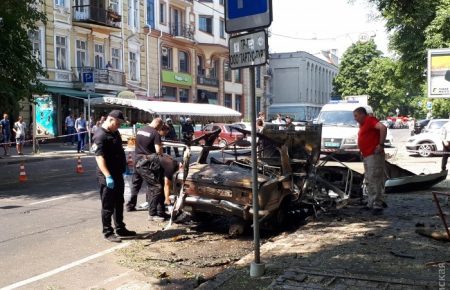 В центрі Одесі вибухнуло авто (ВІДЕО)