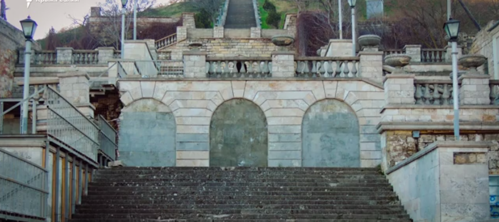 В Керчи продолжает разрушаться Митридатская лестница (ВИДЕО)