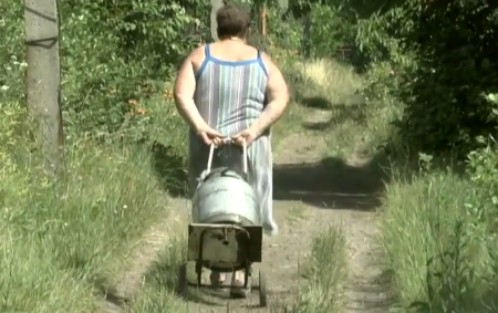 На окраине Луганска люди три года живут без воды (ВИДЕО)