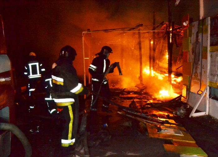 Рятувальники виклали ВІДЕО і ФОТО вчорашньої пожежі в одеському клубі