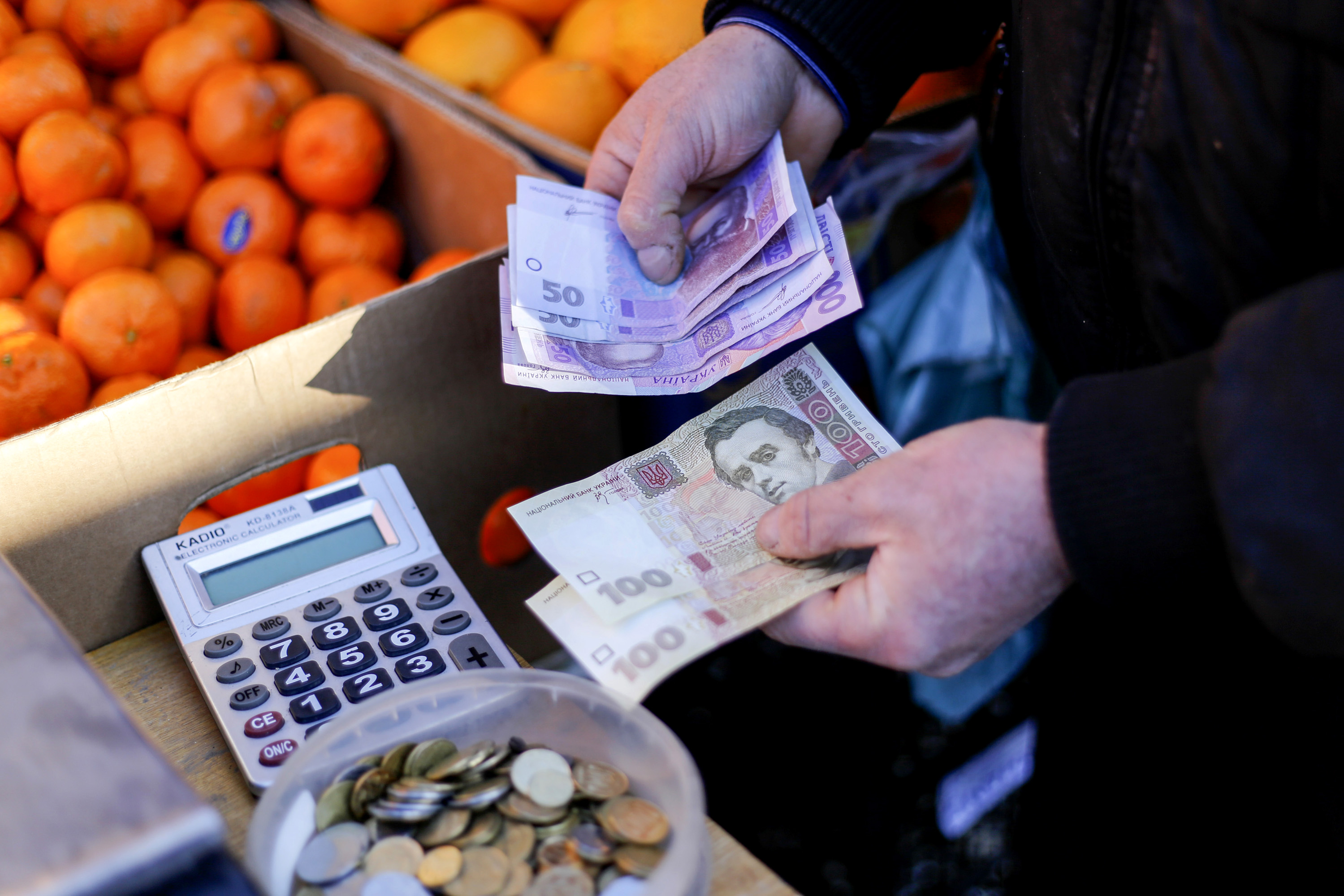 В Україні інфляція у річному вимірі уповільнилась до 1,7% — Держстат