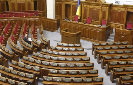 70 народних депутатів досі не стали авторами жодного прийнятого закону — КВУ