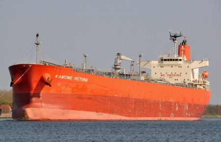 Нафтовий танкер з 1,4 мільйонами літрів палива сів на мілину поблизу Нью-Йорка