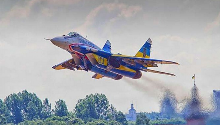 «На українських крилах літає увесь світ» — Порошенко привітав з Днем авіації