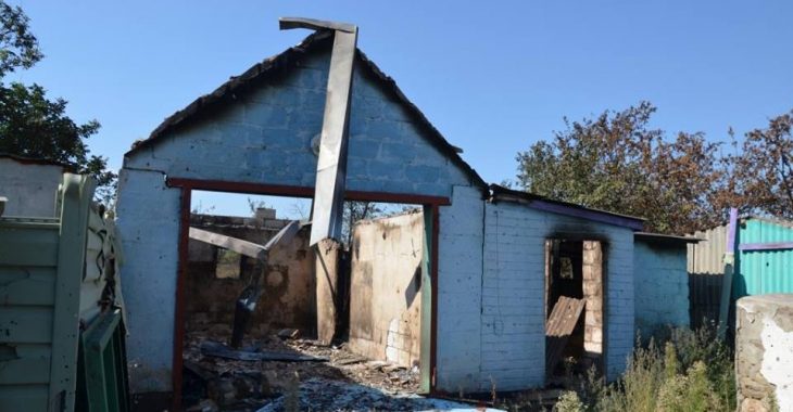 Внаслідок вчорашнього обстрілу Зайцевого було зруйновано 3 приватні будинки (ФОТОРЕПОРТАЖ) Внаслідок вчорашнього обстрілу Зайцевого було зруйновано 3 приватні будинки (ФОТОРЕПОРТАЖ)