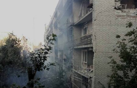 У Мар'їнці в будівлі колишнього госпіталю сталася пожежа з вибухами