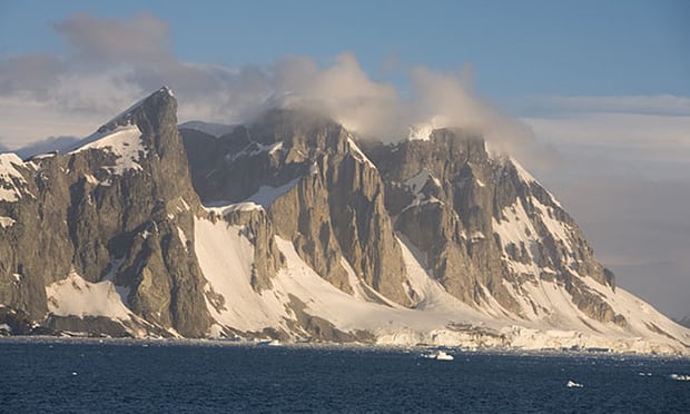 Вчені знайшли в Антарктиді 91 вулкан