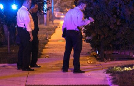 В Чикаго невідомі відкрили стрілянину по натовпу, є жертва та поранені