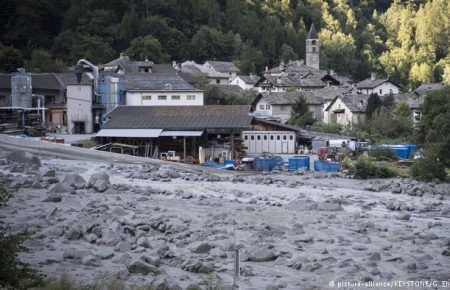 У Швейцарії в результаті зсуву пропали безвісти восьмеро людей