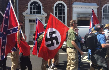 Данина Ку-клукс-клану, нацисти, - у мережі обговорюють, хто вийшов на протести у Вірджинії (ВІДЕО)
