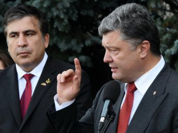 Порошенко і Саакашвілі змагаються за першість у Фейсбуці Порошенко і Саакашвілі змагаються за першість у Фейсбуці