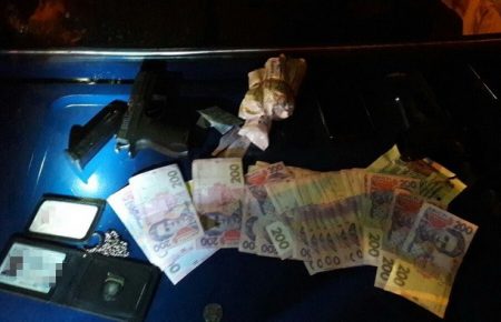 Патрульного поліції затримали на хабарі у Запоріжжі