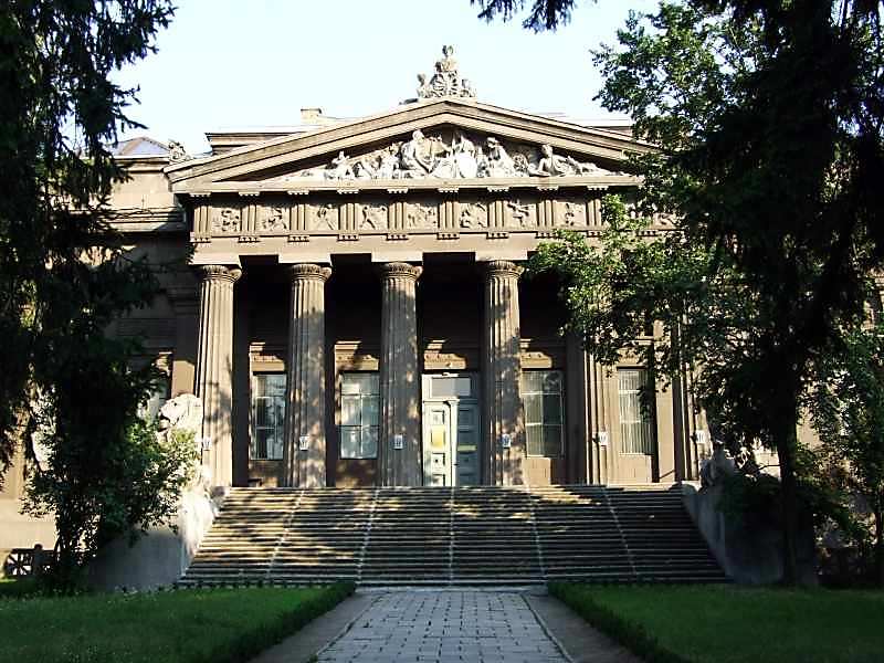 Національний художній музей України збирає кошти на реставрацію вхідних дверей