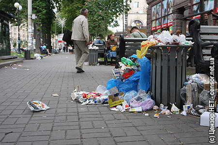 У Київраді оголосили «чистий четвер», у який прибиратимуть найбрудніші двори столиці