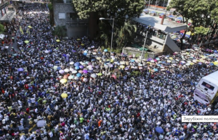 Гонконг: тисячі людей вийшли на протест на підтримку засуджених активістів