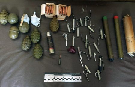 41 патрон та 8 гранат: на підконтрольну Україні територію намагались ввезти боєприпаси (ФОТО)