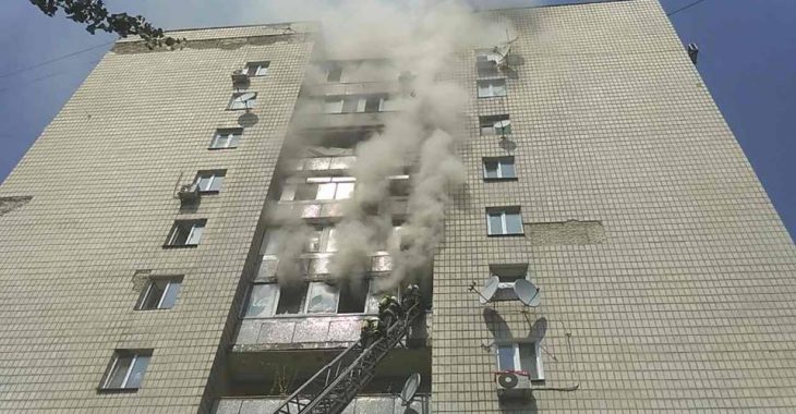 В столиці горить багатоповерхівка, є загиблі (ФОТО) В столиці горить багатоповерхівка, є загиблі (ФОТО)