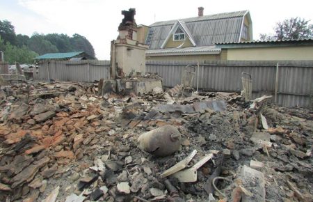 Наслідки пожежі в селі Малинове на Луганщині (ФОТОРЕПОРТАЖ)