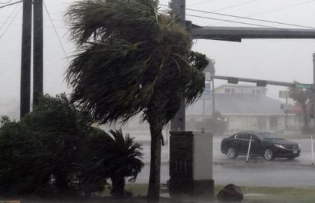 В Техасі оголосили режим стихійного лиха через ураган «Харві» (ВІДЕО)