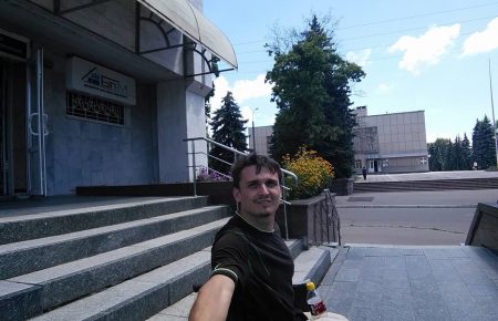 «Інкасатори підняли мене з візком, бо заважав проїхати по тротуару», — житель Кременчука
