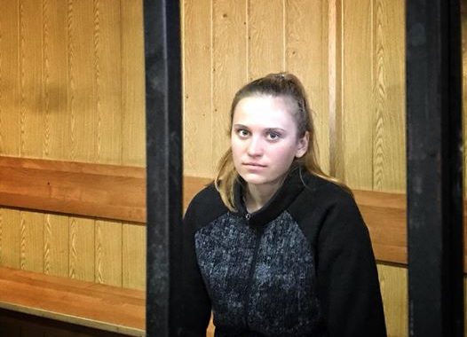 Виховательку дитячого табору «Вікторія» Наталію Янчик випустили на поруки (ВІДЕО) Виховательку дитячого табору «Вікторія» Наталію Янчик випустили на поруки (ВІДЕО)