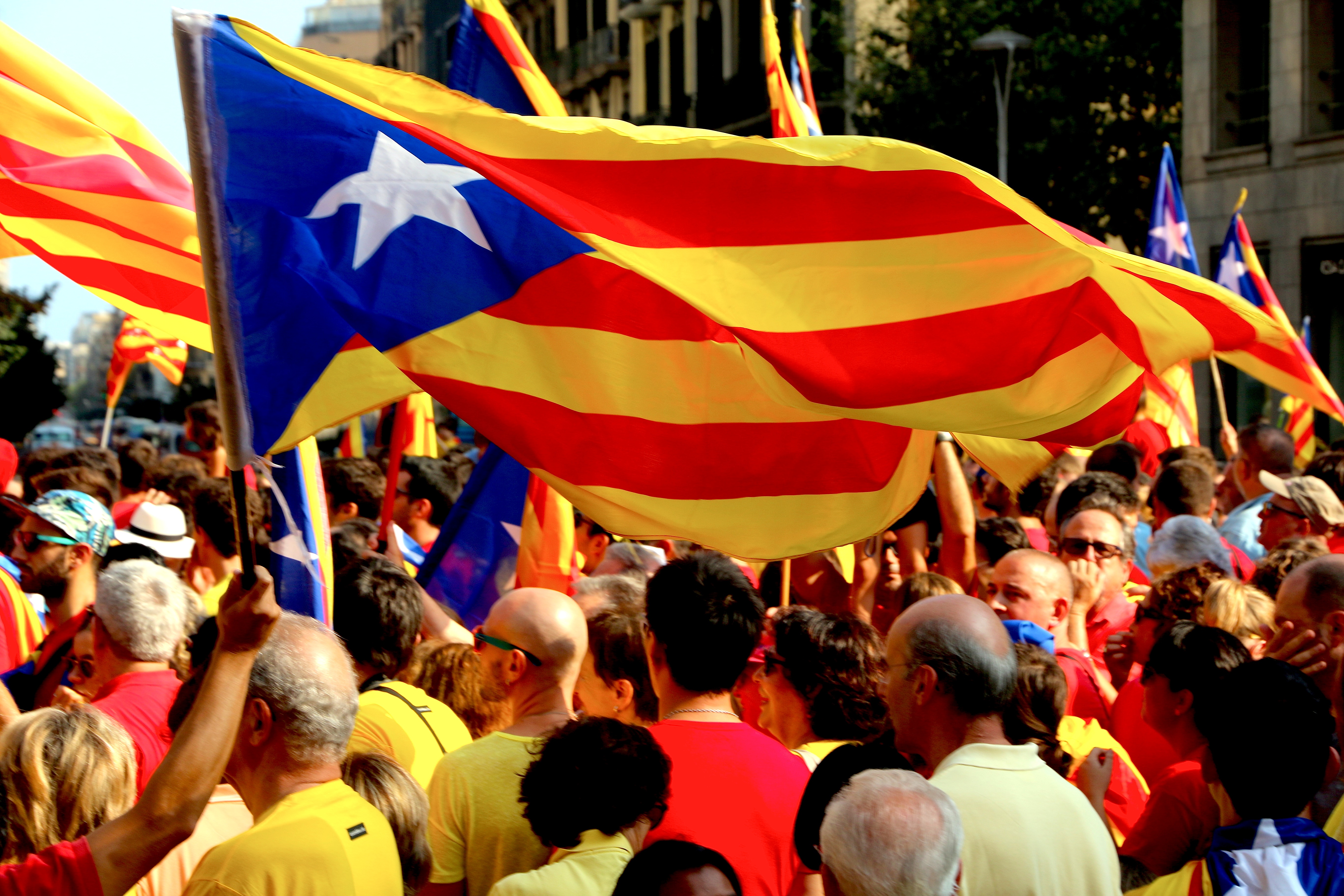 Іспанія пропонує Каталонії автономне фінансування
