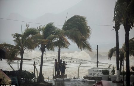 Тропічний шторм «Лідія» у Мексиці: повідомляється про сімох загиблих